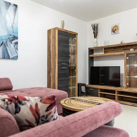 Beachfront Three Bedroom With Hot Tub - Sgb3 *