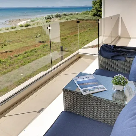 Beachfront Three Bedroom With Hot Tub - Sgb3 * Privlaka (Zadar)